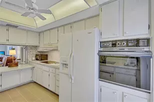 6140 Midnight Pass Rd, Sarasota, FL 34242 - Photo 9