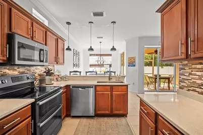 7727 33rd Street E, Sarasota, FL 34243 - Photo 19