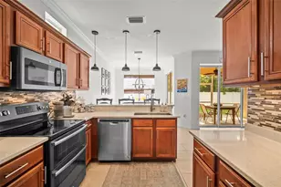 7727 33rd St E, Sarasota, FL 34243 - Photo 19