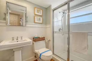 800 Benjamin Franklin Dr, Sarasota, FL 34236 - Photo 25