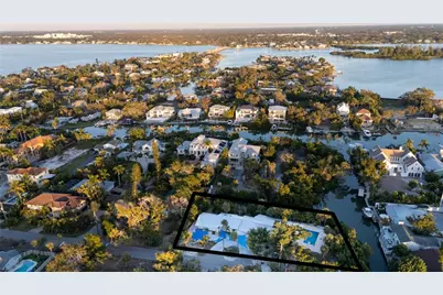 300 Garden Lane, Sarasota, FL 34242 - Photo 39