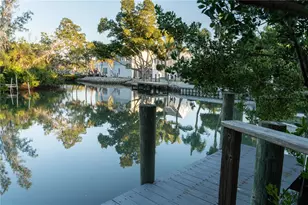 300 Garden Ln, Sarasota, FL 34242 - Photo 11