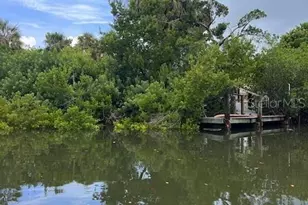 300 Garden Ln, Sarasota, FL 34242 - Photo 17