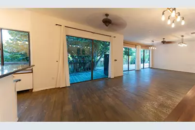 300 Garden Lane, Sarasota, FL 34242 - Photo 15