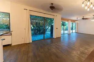 300 Garden Ln, Sarasota, FL 34242 - Photo 15