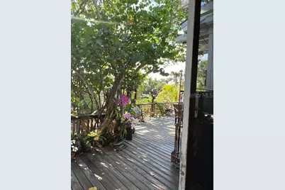 300 Garden Lane, Sarasota, FL 34242 - Photo 21