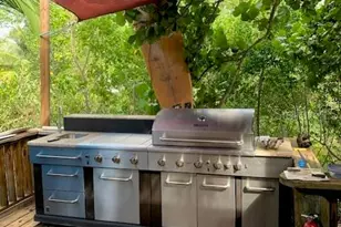 300 Garden Ln, Sarasota, FL 34242 - Photo 27