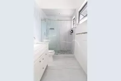 300 Garden Lane, Sarasota, FL 34242 - Photo 15