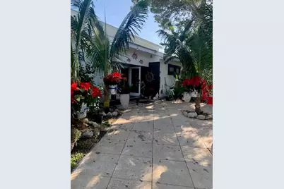 300 Garden Lane, Sarasota, FL 34242 - Photo 1