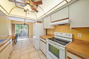 4549 Winston Ln N, Sarasota, FL 34235 - Photo 13