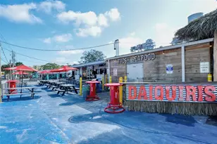 2 Island Cir, Sarasota, FL 34242 - Photo 37