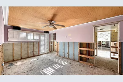 2 Island Circle, Sarasota, FL 34242 - Photo 13