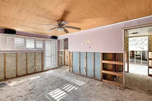 2 Island Cir, Sarasota, FL 34242 - Photo 13