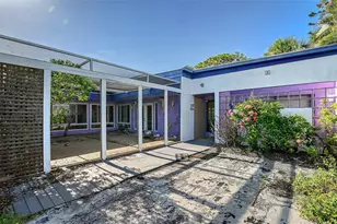 2 Island Cir, Sarasota, FL 34242 - Photo 9