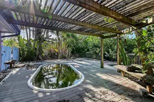 2 Island Cir, Sarasota, FL 34242 - Photo 17