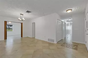 5217 Canterbury Dr, Sarasota, FL 34243 - Photo 15