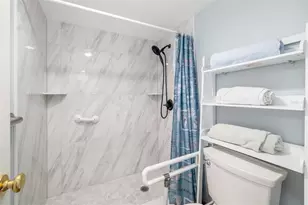 6939 W Country Club Dr N, Sarasota, FL 34243 - Photo 25