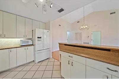 5343 Huntingwood Court #33, Sarasota, FL 34235 - Photo 15