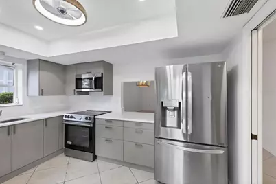 5920 Bonaventure Place, Sarasota, FL 34243 - Photo 17