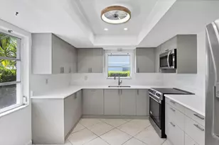 5920 Bonaventure Pl, Sarasota, FL 34243 - Photo 15