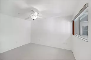 5920 Bonaventure Pl, Sarasota, FL 34243 - Photo 29