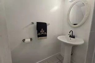 210 Amherst Ave, Sarasota, FL 34232 - Photo 9