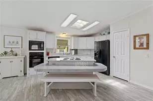 8534 Countess Ave Cir, Palmetto, FL 34221 - Photo 9