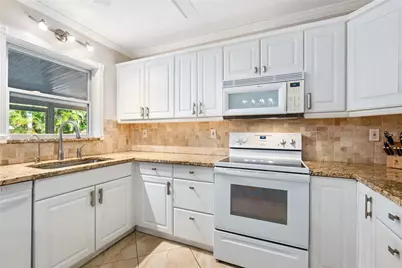 2207 Clematis Street, Sarasota, FL 34239 - Photo 11