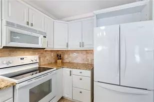 2207 Clematis St, Sarasota, FL 34239 - Photo 13