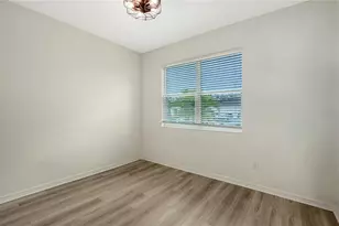 7422 35th Ln E, Sarasota, FL 34243 - Photo 23