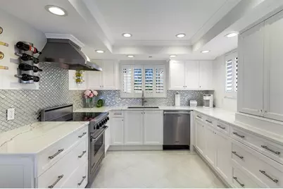 1445 Gulf Of Mexico Drive #304, Longboat Key, FL 34228 - Photo 9