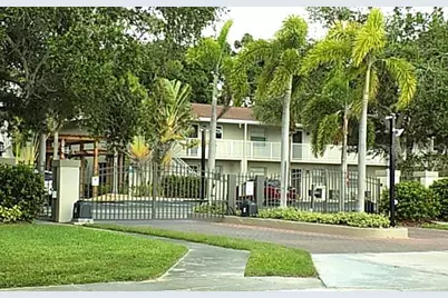 900 La Costa Circle #6, Sarasota, FL 34237 - Photo 1