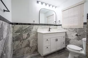 7324 Phillips St, Sarasota, FL 34243 - Photo 9