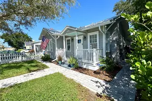 721 Myrtle Ave, Venice, FL 34285 - Photo 1