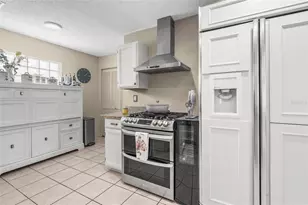 4235 Placid Dr, Sarasota, FL 34243 - Photo 19