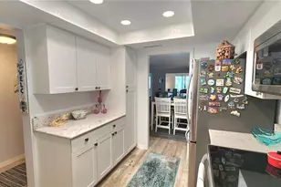 3576 Lake Bayshore Dr, Bradenton, FL 34205 - Photo 9