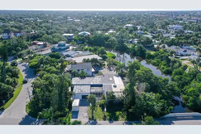 2 Island Circle, Sarasota, FL 34242 - Photo 7