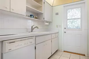 3810 Gulf of Mexico Dr, Longboat Key, FL 34228 - Photo 9