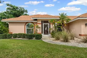 3339 Sheffield Cir, Sarasota, FL 34239 - Photo 9