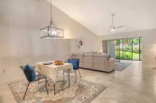 5956 Clubside Dr, Sarasota, FL 34243 - Photo 5