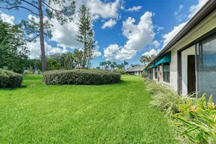 5956 Clubside Dr, Sarasota, FL 34243 - Photo 15