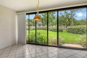 5956 Clubside Dr, Sarasota, FL 34243 - Photo 13