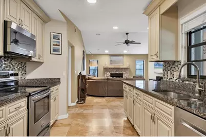 4536 Robin Hood Trail W, Sarasota, FL 34232 - Photo 9