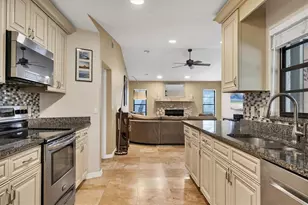 4536 Robin Hood Trail W, Sarasota, FL 34232 - Photo 9