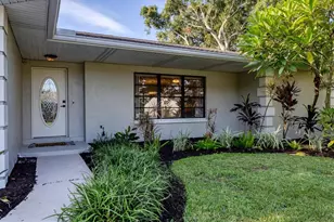 4536 Robin Hood Trail W, Sarasota, FL 34232 - Photo 3