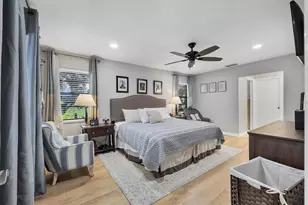 4536 Robin Hood Trail W, Sarasota, FL 34232 - Photo 15