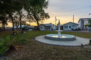 64 Braden Castle Dr, Bradenton, FL 34208 - Photo 23