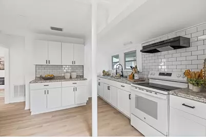 64 Braden Castle Drive, Bradenton, FL 34208 - Photo 9