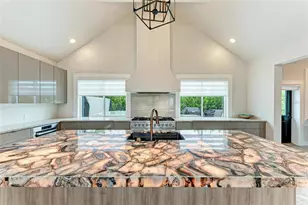 2156 Orchid St, Sarasota, FL 34239 - Photo 5