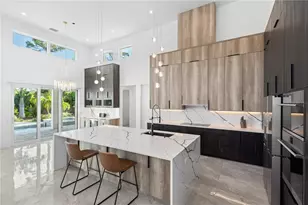 2456 Missara Ln, Sarasota, FL 34231 - Photo 5